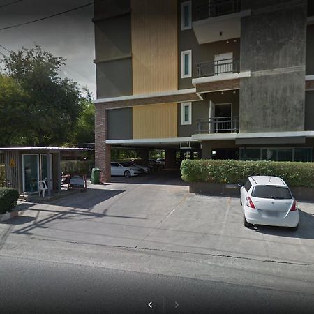 The Living Condo Bangsaen Екстериор снимка