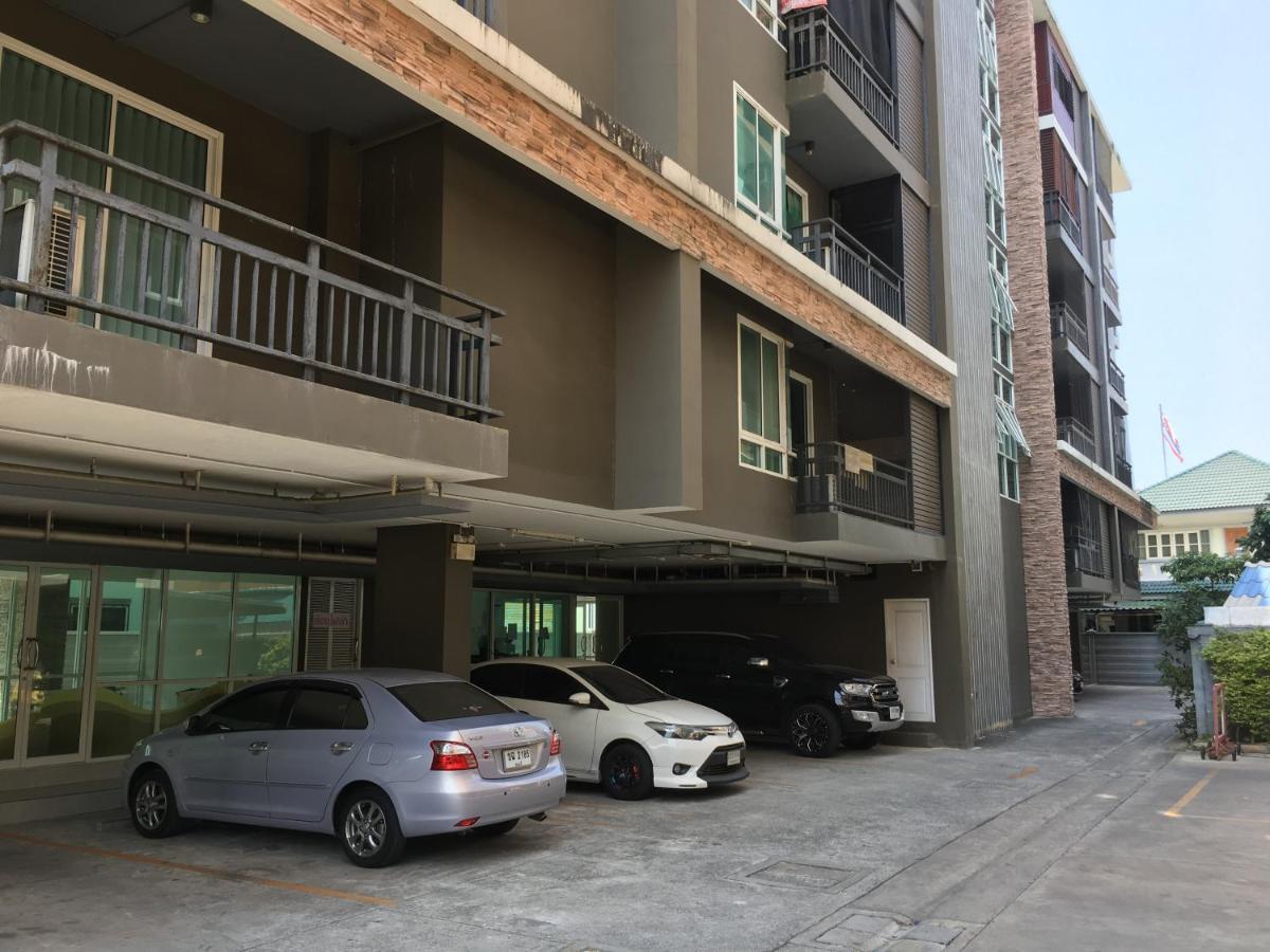 The Living Condo Bangsaen Екстериор снимка